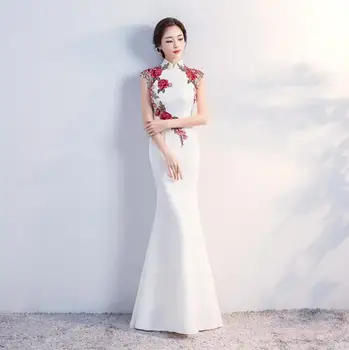 Рокля Чонсам с бели цветя, по-добри облечи Булката с риба опашка, Китайското Източното Женствена рокля с Бродерия Чипао, на Сцената