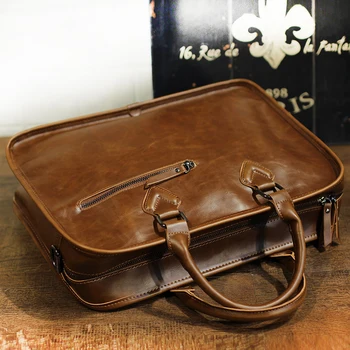 Чанта Модерен кафяв раница с кон, е голям раменната раница Crazy Xiao.p за лаптоп, реколта мъжка кожена чанта-месинджър, портфолио 13 инча